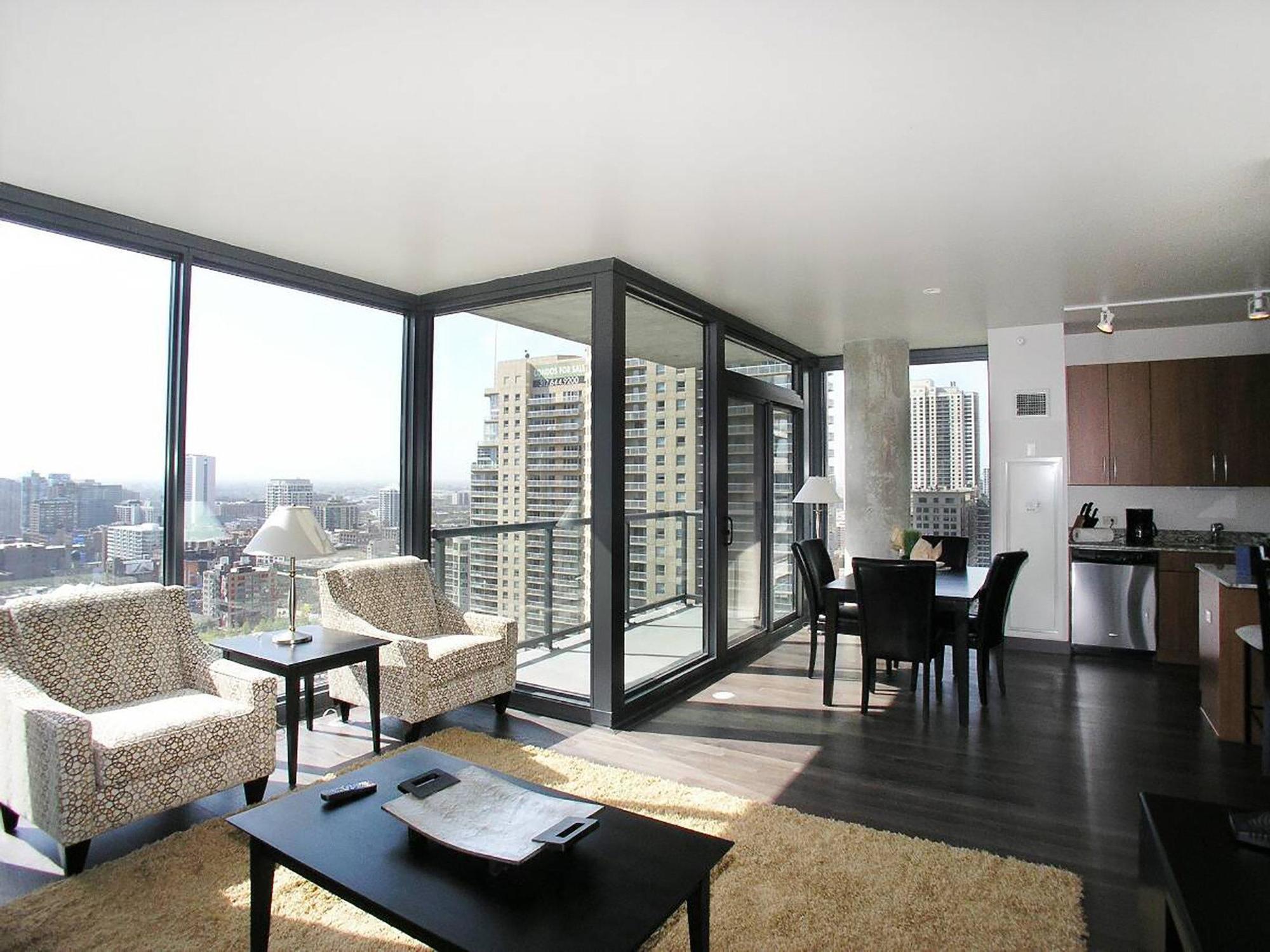 Aparthotel Bridgestreet At State And Grand à Chicago Extérieur photo