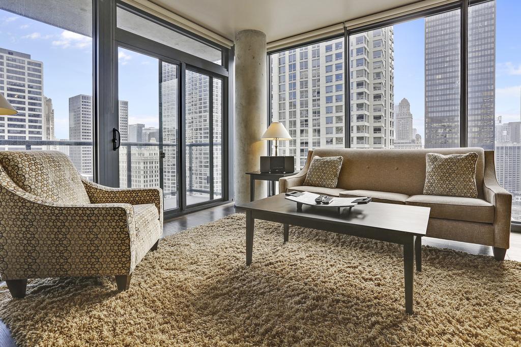Aparthotel Bridgestreet At State And Grand à Chicago Extérieur photo
