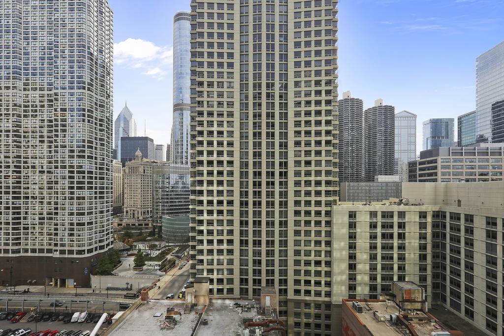 Aparthotel Bridgestreet At State And Grand à Chicago Extérieur photo