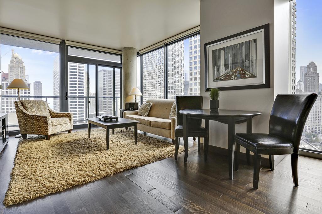 Aparthotel Bridgestreet At State And Grand à Chicago Extérieur photo