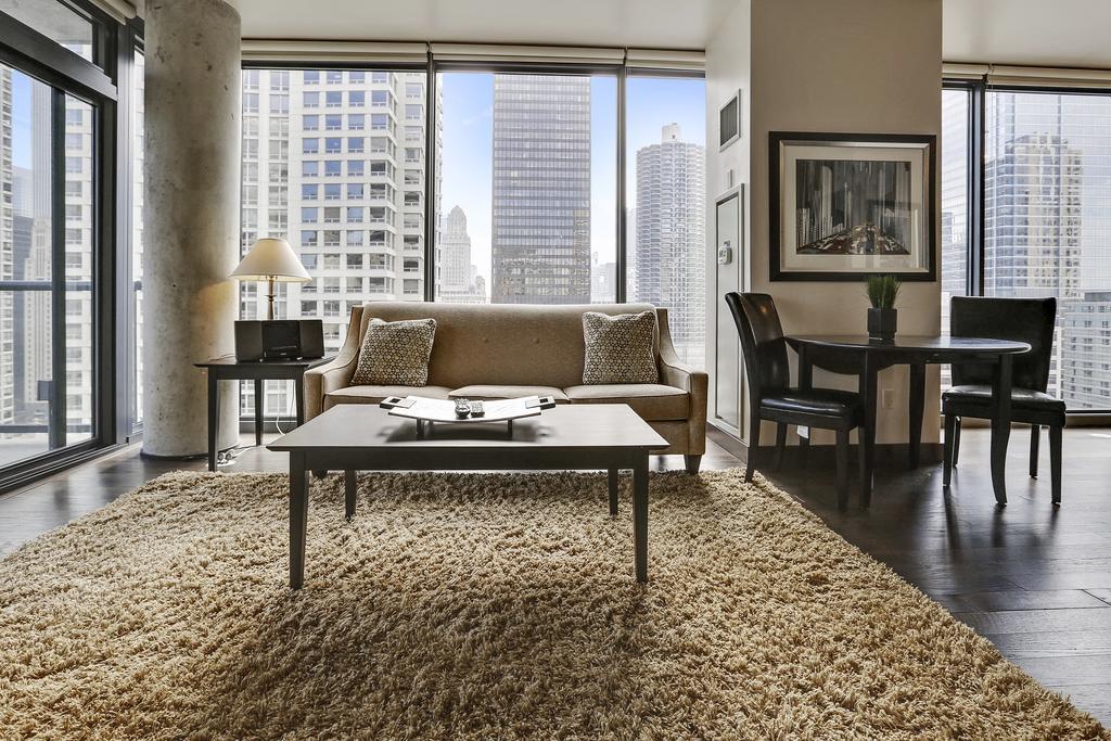 Aparthotel Bridgestreet At State And Grand à Chicago Extérieur photo