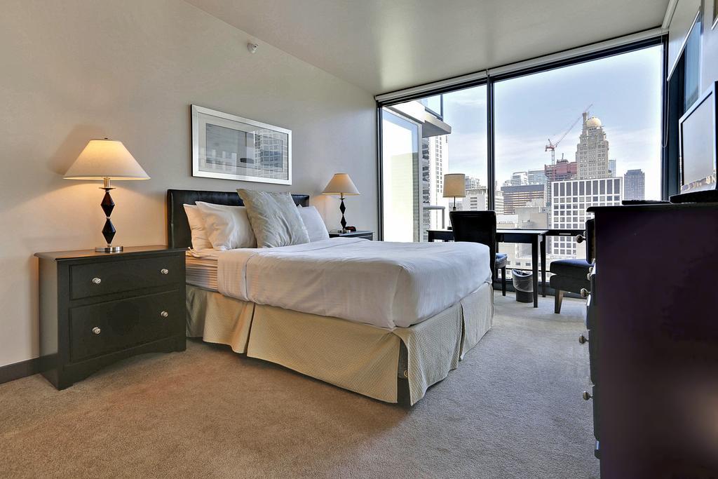 Aparthotel Bridgestreet At State And Grand à Chicago Extérieur photo