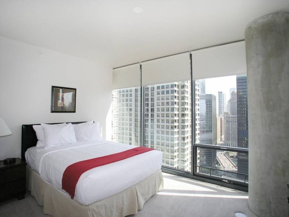Aparthotel Bridgestreet At State And Grand à Chicago Extérieur photo