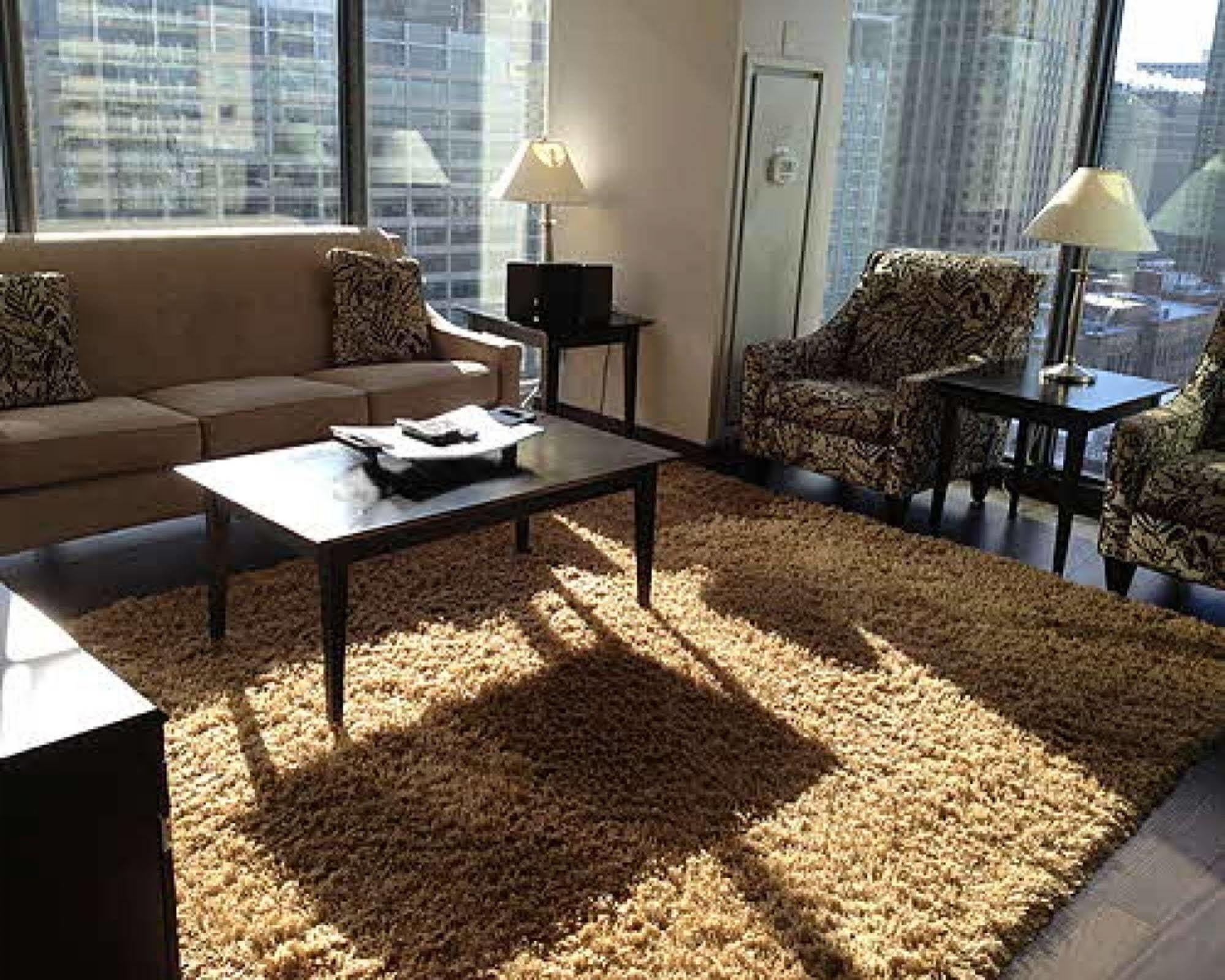 Aparthotel Bridgestreet At State And Grand à Chicago Extérieur photo